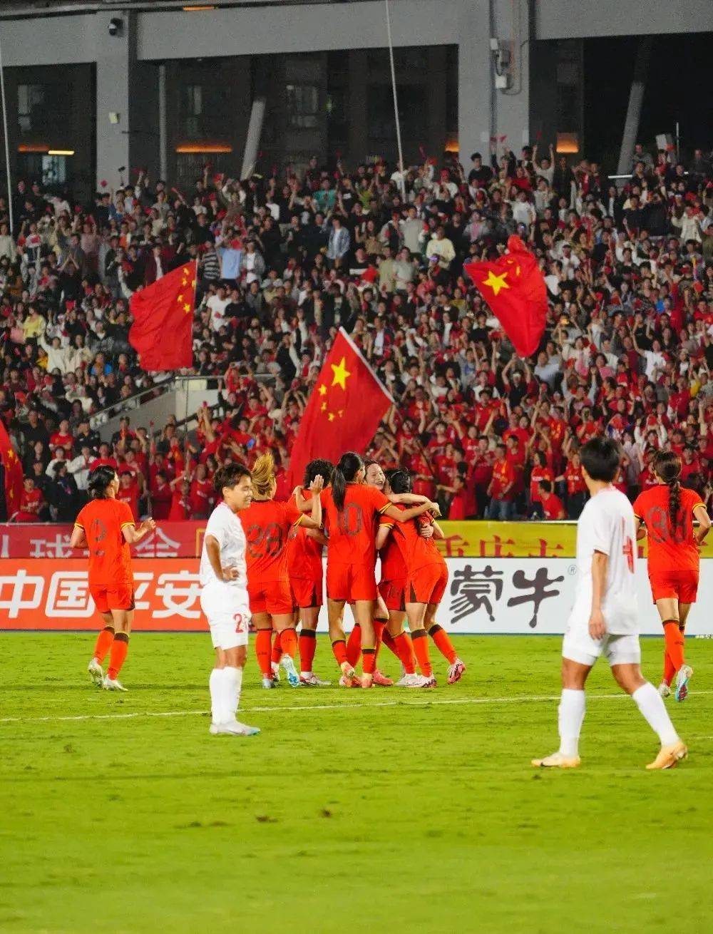 皇冠体育官网-奥地利女足队员气势如虹，取得意外胜利