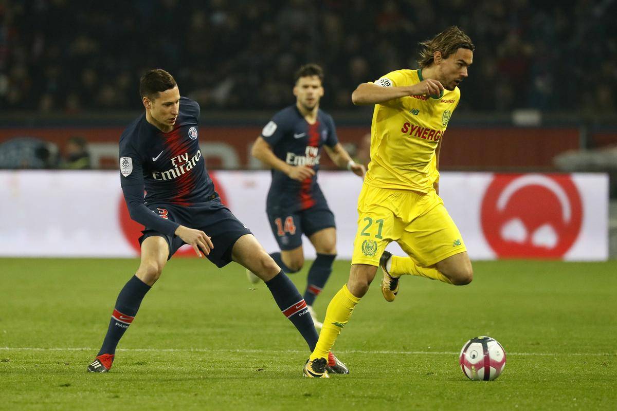 包含里昂对阵南特,里昂追求全取三分的词条