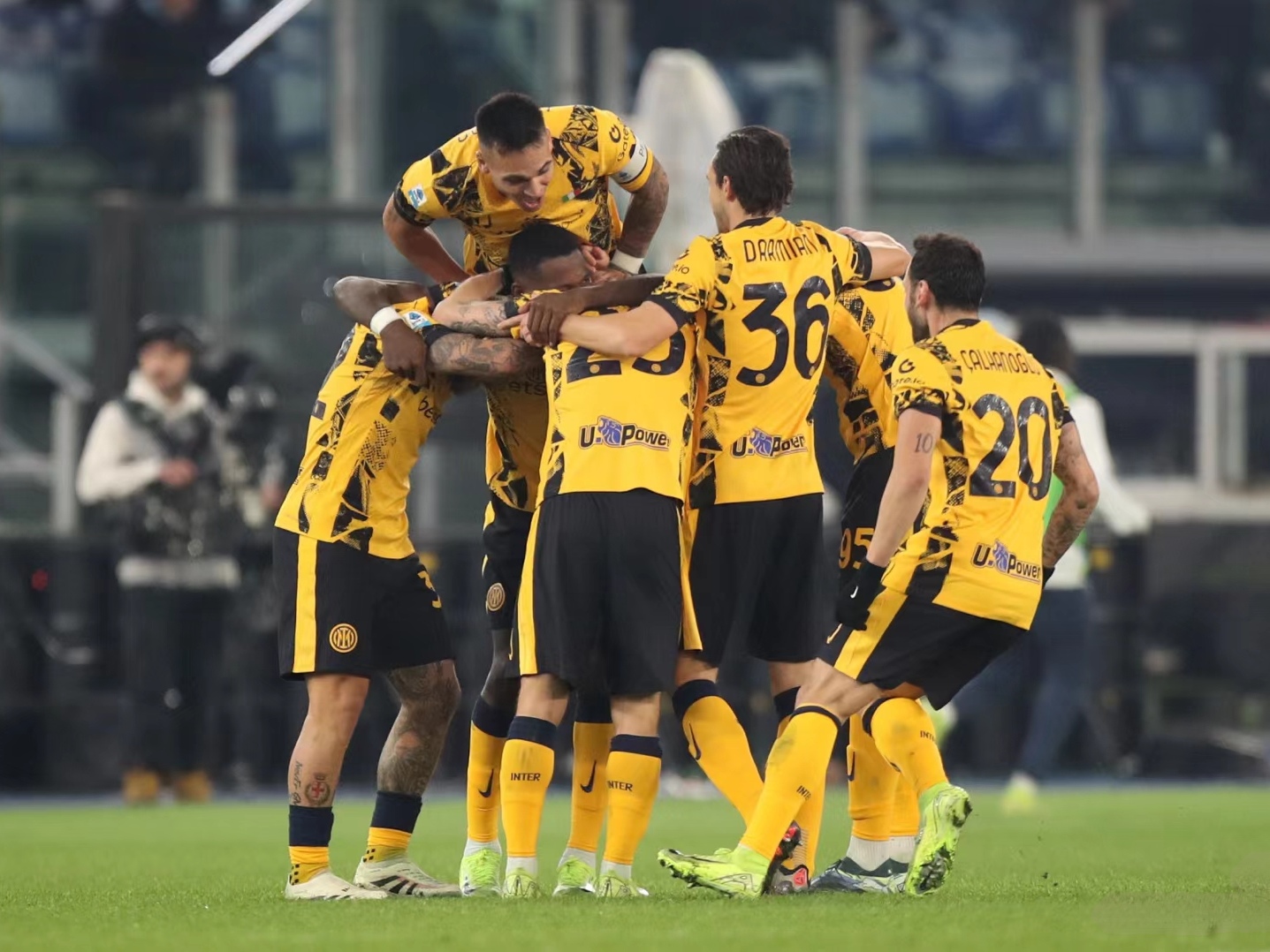 皇冠体育-关于欧洲顶级联赛盛大开战，球迷热情高涨呼声不断的信息